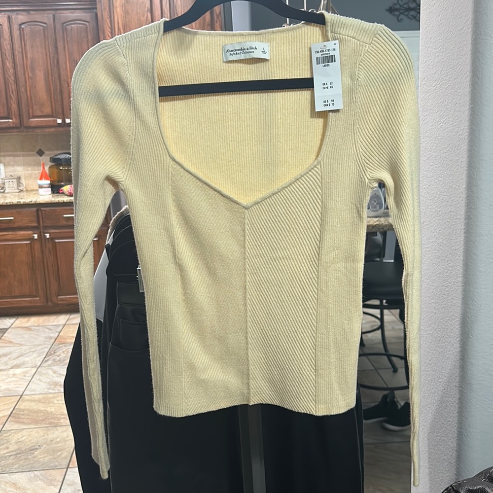 Abercrombie and fitch cropped sweater